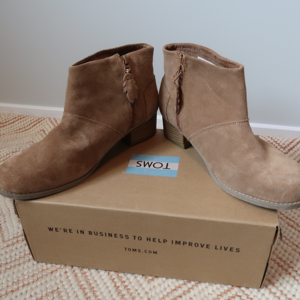 TOMS Leila Toffee Suede Booties Youth Size 6 - Picture 2 of 5